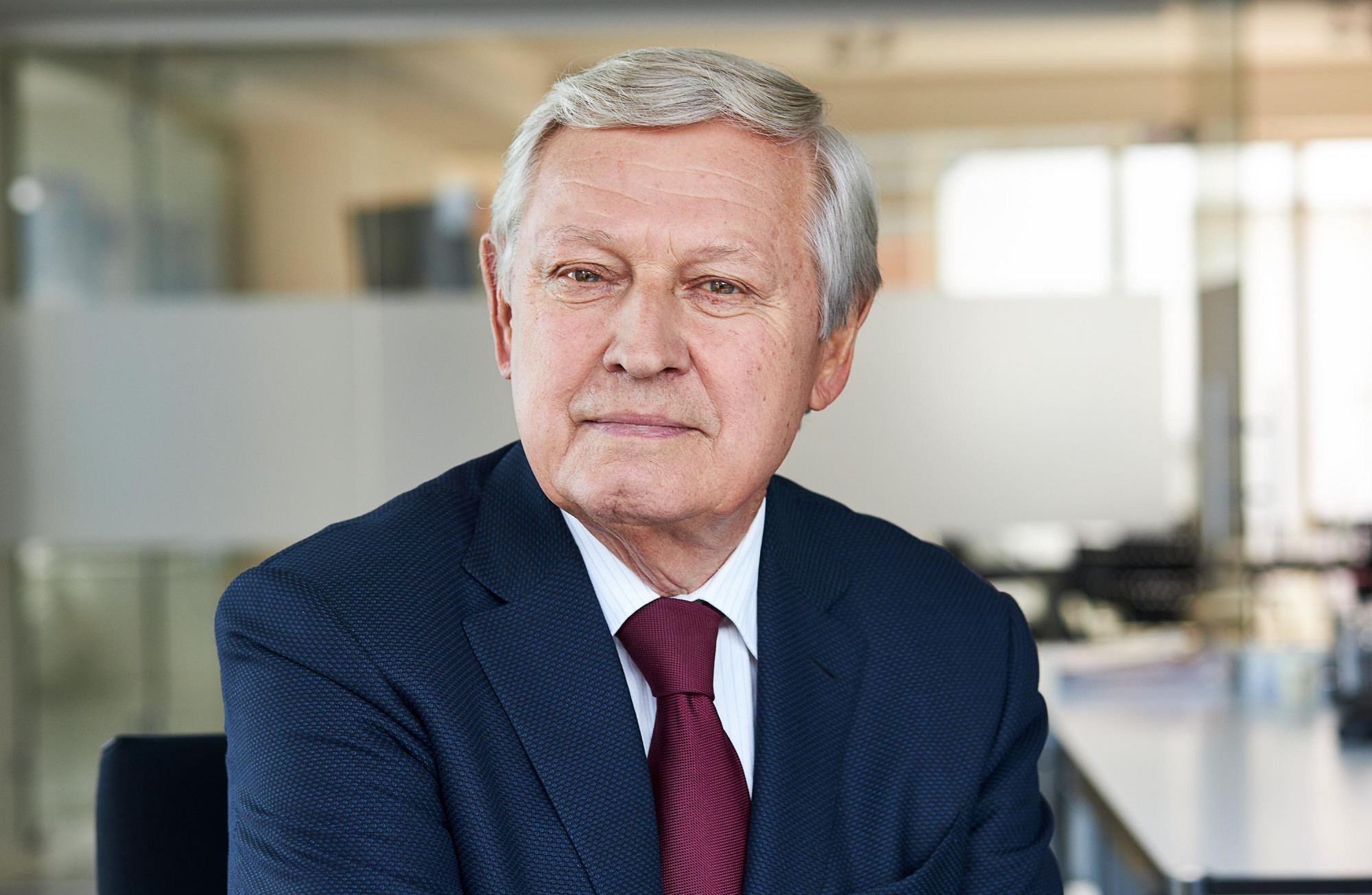 Dr. Helmut Burmester